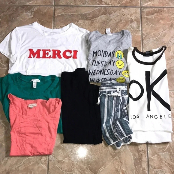 Juniors Size Small Bundle of T-Shirts & Sleep Shorts. 7pc Bundle. Preowned - Picture 2 of 2